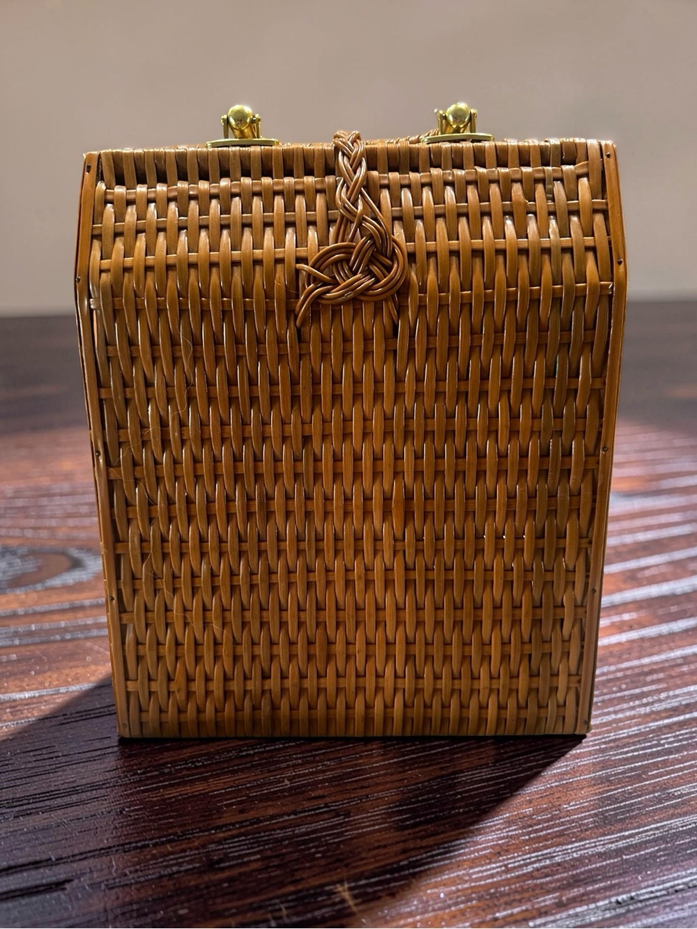 Woven Rattan Picnic Basket Wine Box Bag in Tan